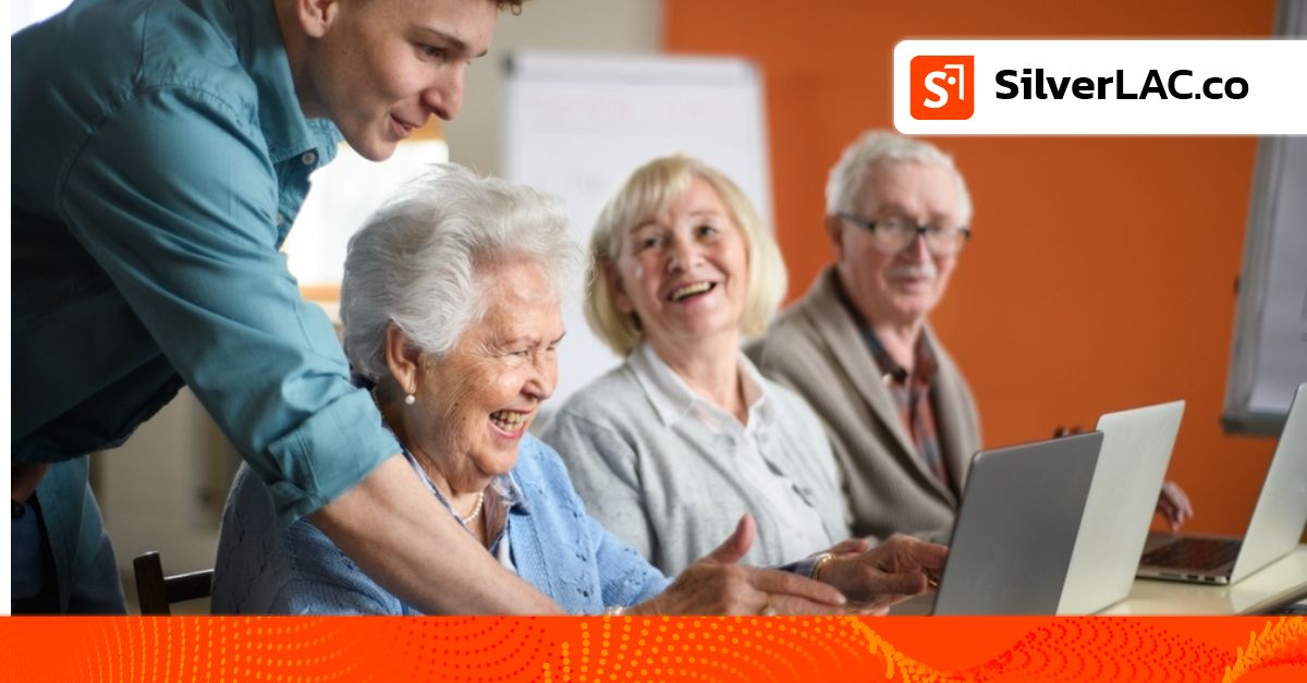 Renace Digital: una iniciativa para introducir a adultos mayores en la tecnología